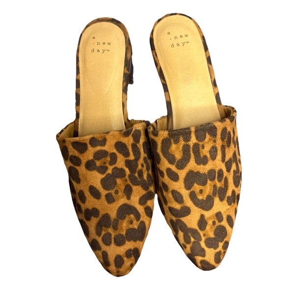 A New Day Woman’s Mule Slip On Shoes Animal Print Size 8.5 - Picture 1 of 4